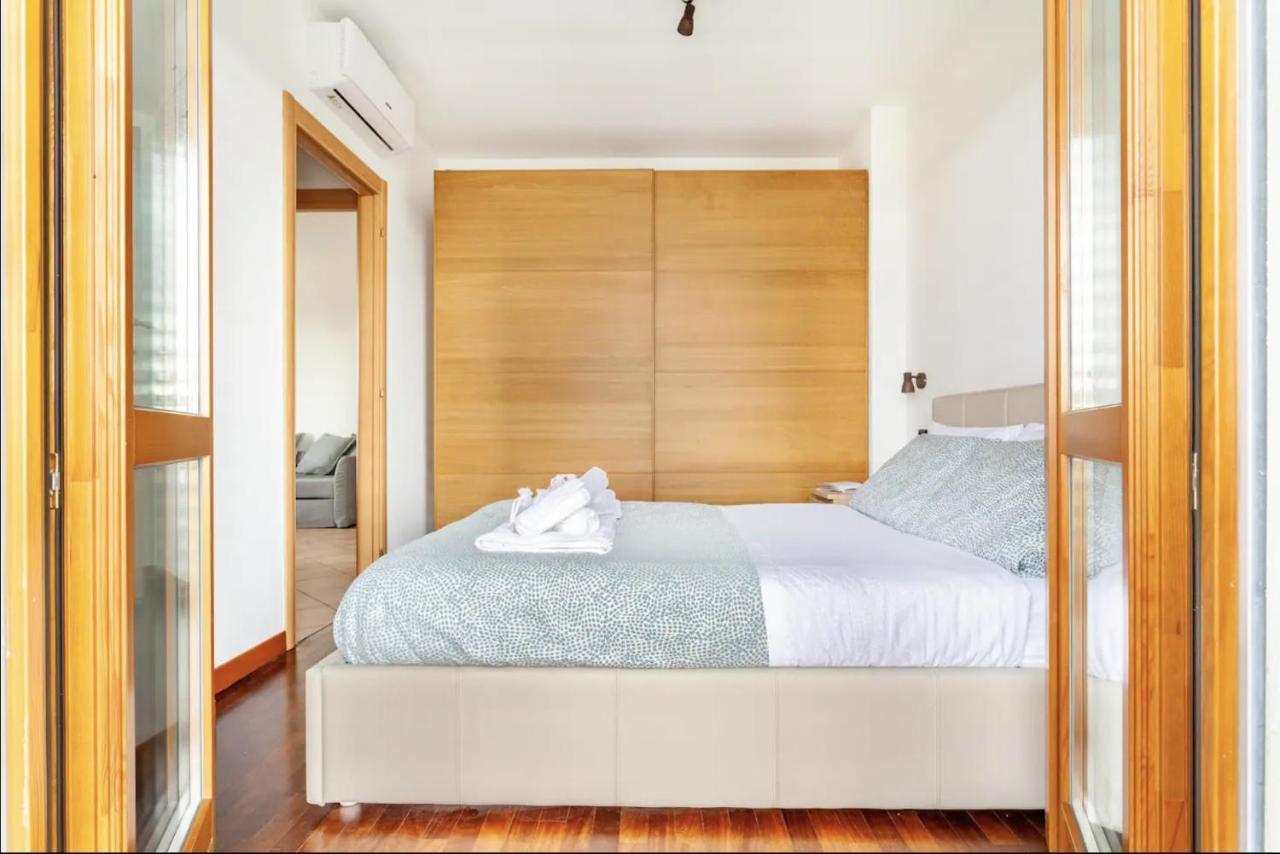 Lussuoso Attico Con Garage Gratis Vicino Al Duomo E Allo Ieo Мілан Екстер'єр фото